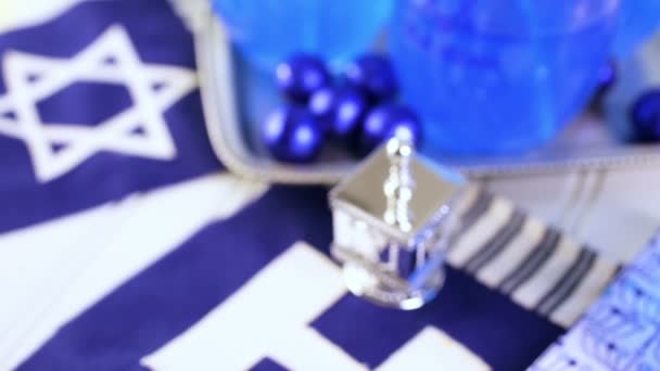 Table pour célébrer Hanoukka .