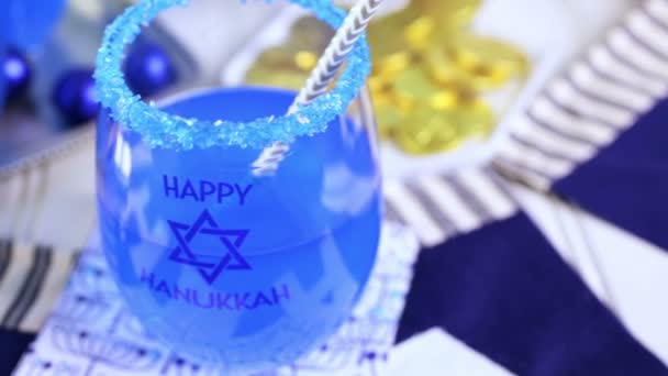 Table pour célébrer Hanoukka .