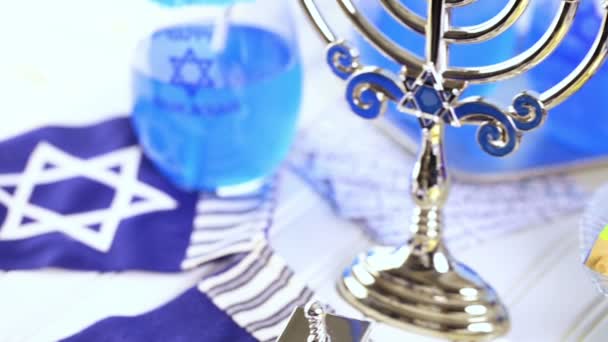 Table set to celebrate Hanukkah — Stock Video