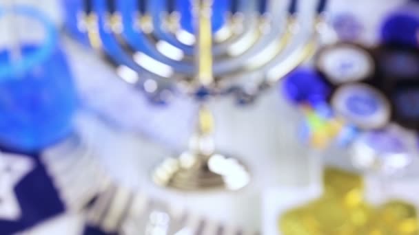 Tablo Hanukkah kutlamak için ayarla — Stok video