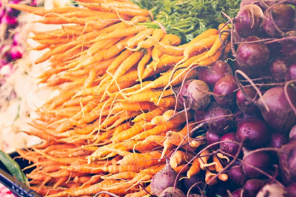 Organic orange carrots — Stock Photo, Image