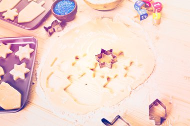 Hanukkah için şekerli Kurabiye Pişirme