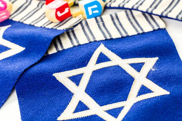 Färgglada Hanukkah dreidels — Stockfoto