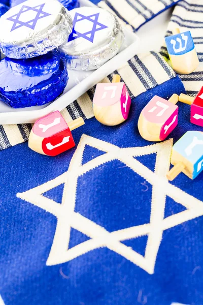 Färgglada Hanukkah dreidels — Stockfoto