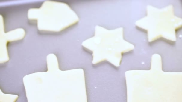 Hornear galletas de azúcar para Hanukkah — Vídeos de Stock