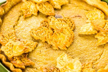 Ev yapımı balkabağı turtası.