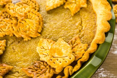 Ev yapımı balkabağı turtası.