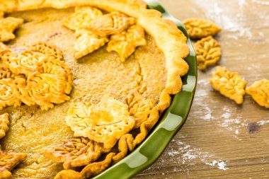 Ev yapımı balkabağı turtası.