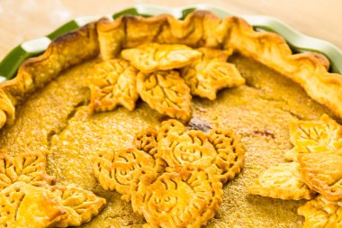 Ev yapımı balkabağı turtası.