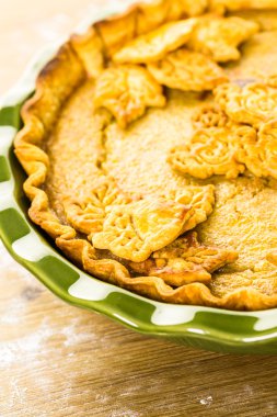 Ev yapımı balkabağı turtası.