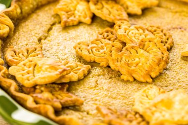 Ev yapımı balkabağı turtası.