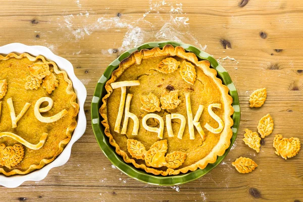 Pompoen taarten met dank geven ondertekenen — Stockfoto