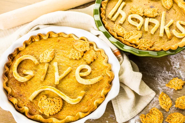 Pompoen taarten met dank geven ondertekenen — Stockfoto