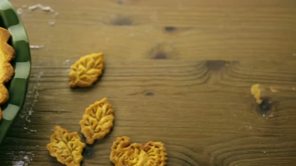 Hausgemachte Kürbiskuchen zum Erntedankfest — Stockvideo