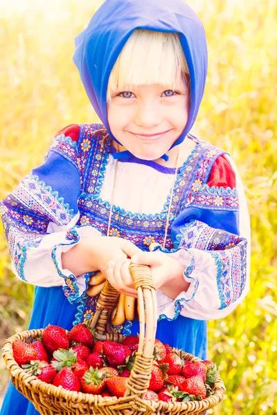 Ruské dítě v kostýmu — Stock fotografie