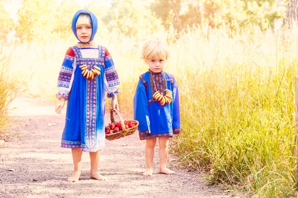 Kids wearing Russian costumes — Stock Photo, Image