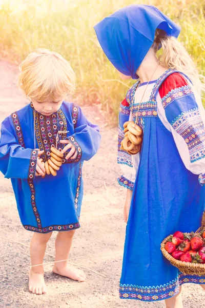 Kids wearing Russian costumes — Stock Photo, Image