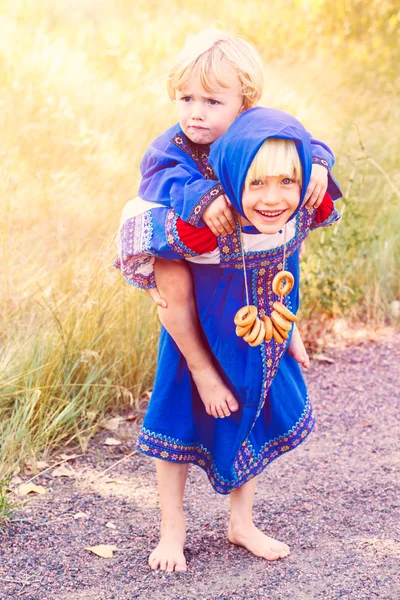 Kids wearing Russian costumes — Stock Photo, Image