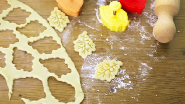 Pumpkin pie cookie stamper — Stock Video