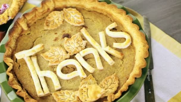 Pasteles de calabaza caseros para el día de Acción de Gracias — Vídeos de Stock