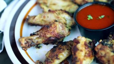 ahşap fırın tavuk kanadı ateş