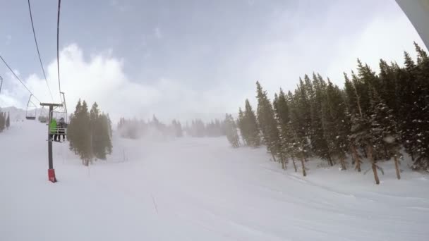 Vinter dag, alpin skidåkning — Stockvideo