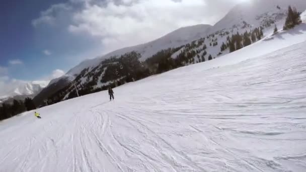 Χιονοδρομικό κέντρο στο τέλος της σεζόν — Αρχείο Βίντεο