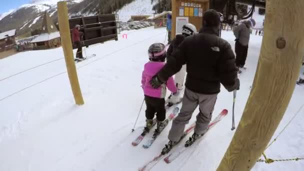 Station de ski en fin de saison — Video