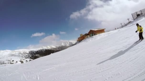 Ski resort i slutet av säsongen — Stockvideo