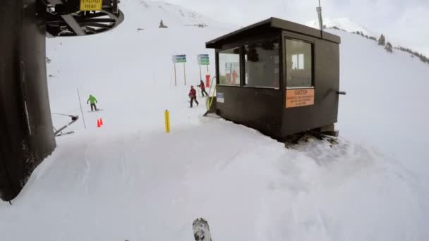 Estación de esquí al final de la temporada — Vídeo de stock