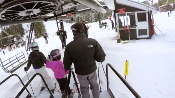 Ski resort i slutet av säsongen — Stockvideo