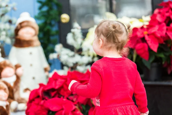 かわいい幼児の女の子、偽物のクリスマス — ストック写真