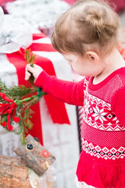 Roztomilé batole dívka, Vánoce — Stock fotografie