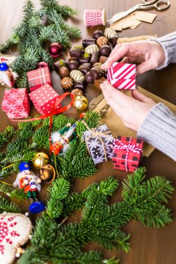 Karışık meyveli sarma çikolata