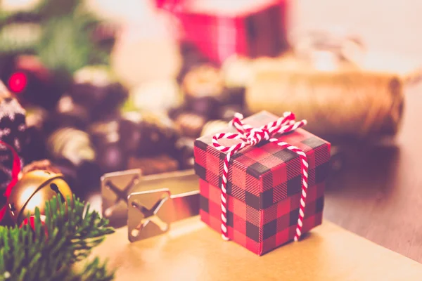 小さな箱でクリスマス プレゼント — ストック写真