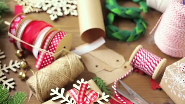 Wrapping Christmas gifts — Stock Video