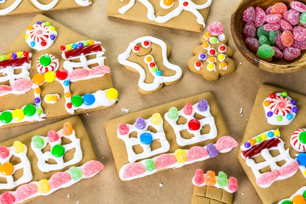 Peperkoek huis verfraaien — Stockfoto