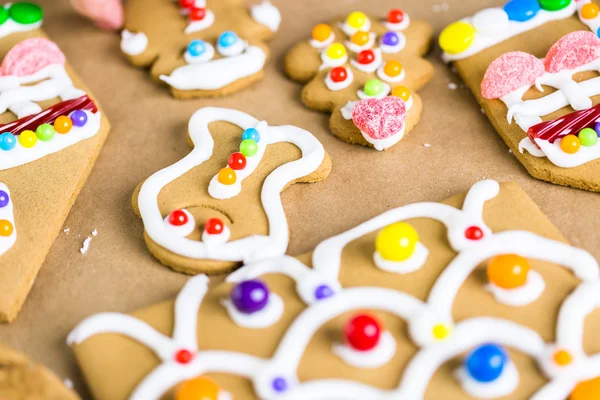 Peperkoek huis verfraaien — Stockfoto