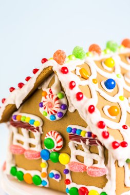 Gingerbread House Beyaz Kraliyet buzlanma ile