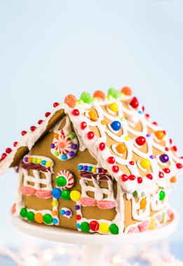 Gingerbread House Beyaz Kraliyet buzlanma ile