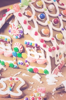 Gingerbread House Beyaz Kraliyet buzlanma ile