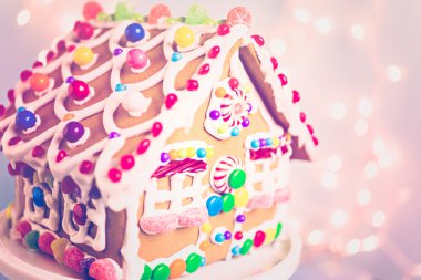 Gingerbread House Beyaz Kraliyet buzlanma ile