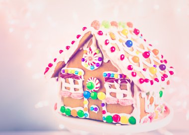 Gingerbread House Beyaz Kraliyet buzlanma ile