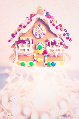 Gingerbread House Beyaz Kraliyet buzlanma ile