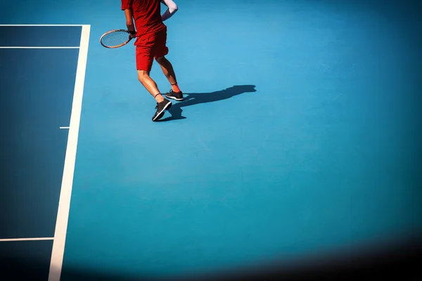 Tenis Kortu adam çalış — Stok fotoğraf