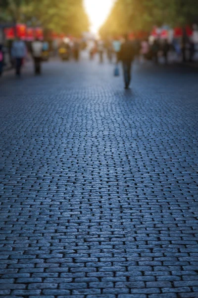 Stenen weg en ochtend schaduwen — Stockfoto