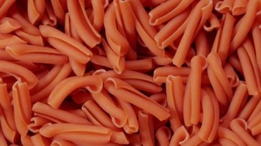 Kırmızı mercimek unundan yapılmış erişte. Kapat, üst görünüm