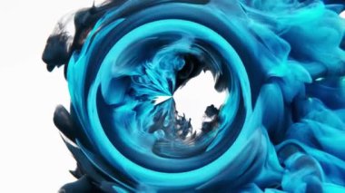 Suda akrilik mürekkebin güzel bir karışımı. beyaz arkaplan