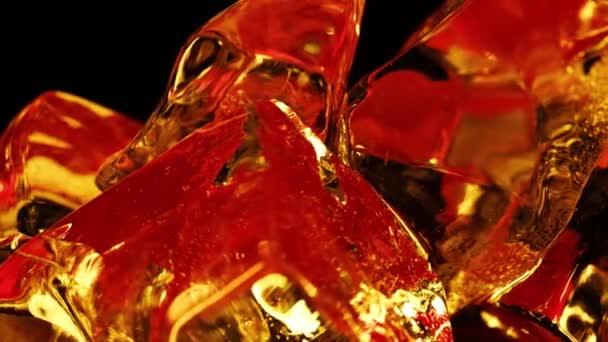 Pozadí nebo textura červené kostky ledu — Stock video