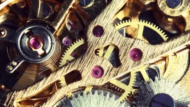 Mecanismo de reloj macro loop.Old mecanismo de reloj vintage de trabajo. — Vídeo de stock